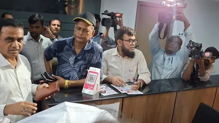 ব্যাঙের ছাতার মতো গড়ে ওঠা বেসরকারি হাসপাতাল ও ক্লিনিক