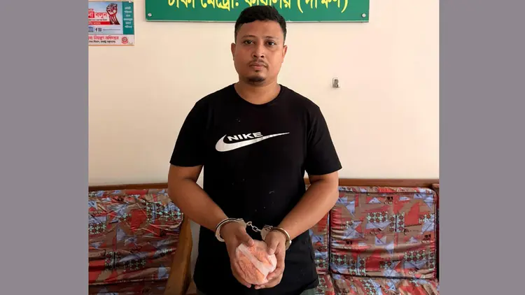 রাজধানীতে ২৫০০ পিস ইয়াবাসহ গ্রেপ্তার মুরগি ব্যবসায়ী