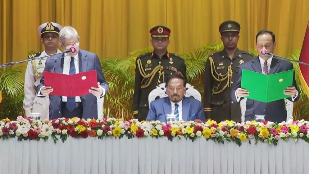 শপথ নিলেন নতুন রাষ্ট্রপতি মির্জা ফখরুল