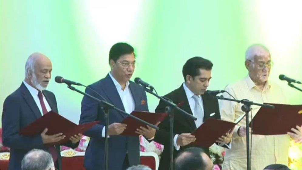 শপথ নিলেন নতুন ৪ মন্ত্রী, ২ প্রতিমন্ত্রী