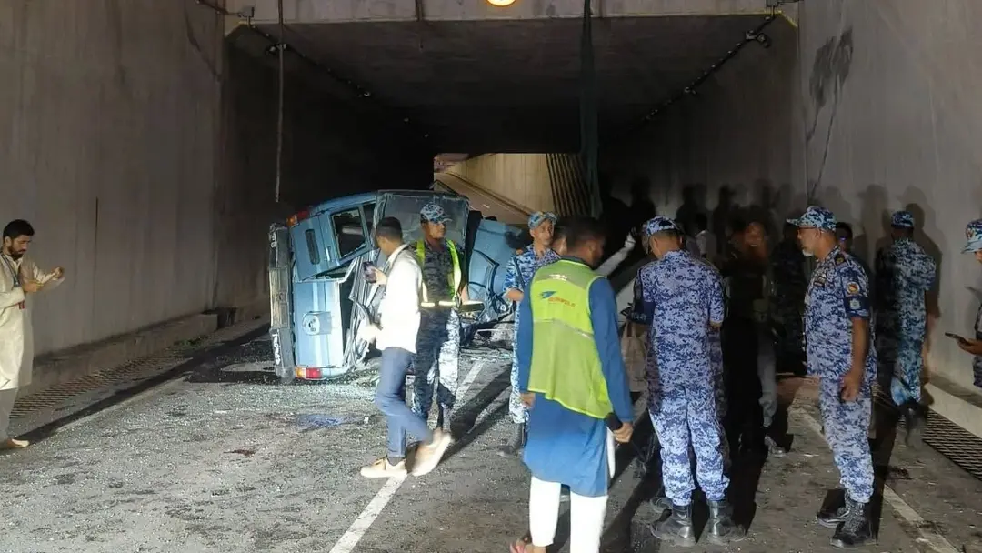 বিমানবন্দরে বিমানবাহিনীর পিকআপ দুর্ঘটনায় নিহত ৩