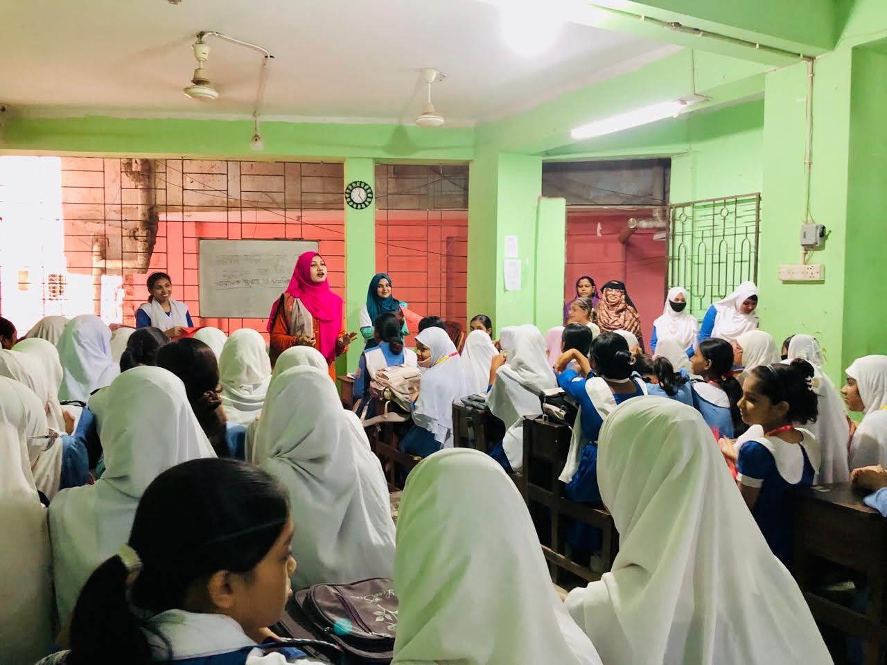 মনের যত্ন সবার আগে’ প্রজেক্টের প্রথম কর্মশালা উইনার আইডিয়াল স্কুলে সফলভাবে অনুষ্ঠিত