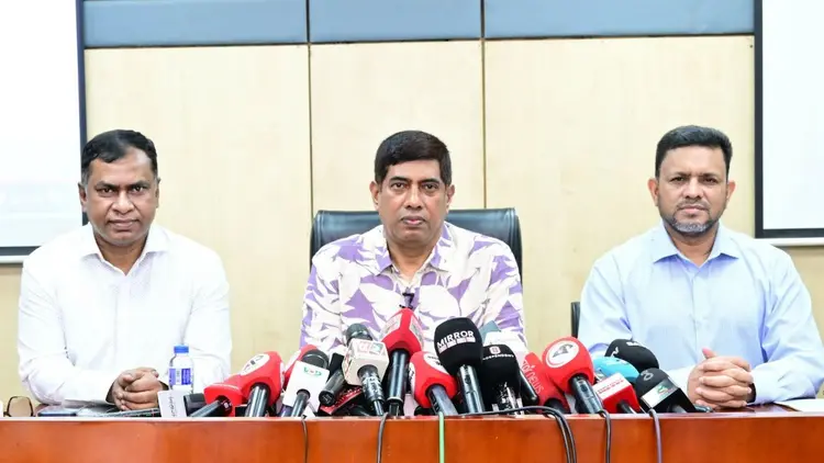 চাঁদা দাবি করে বিভিন্ন দূতাবাসে মেইল,ভুয়া গ্রুপের কাজ: ডিবি
